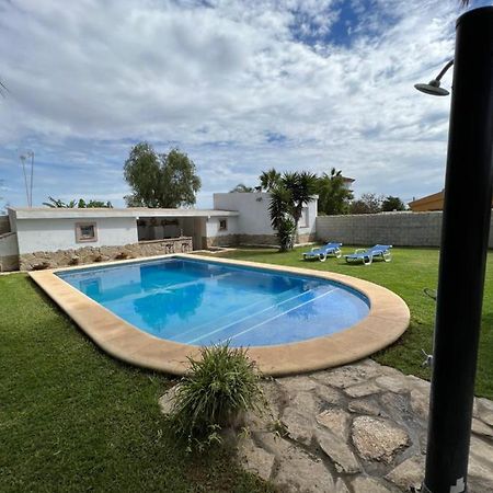Chalet En La Barrosa, Piscina+Bbq+Grifo De Cerveza Chiclana de la Frontera Exterior photo